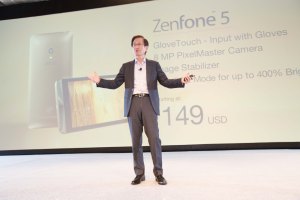 asus_chairman_jonney_shih_introducedzenfone_5