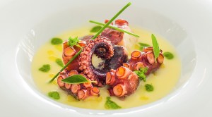 Insalata di polpo, patata fondente e salsa verde