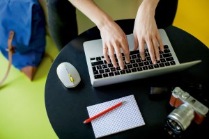 M535 Mouse BT Lifestyle - 2