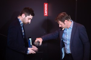 Lenovo ThinkPad X1 Yoga test rezistenta apa